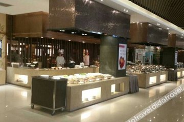 餐饮 or 会议