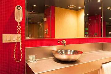 Bathroom sink