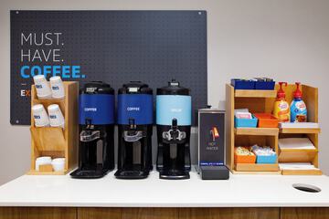 Breakfast/Coffee Service 35 of 41