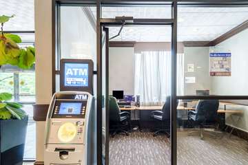 Business Center 43 of 44