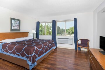 Room 18 of 21
