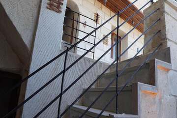 Handrails in stairways
