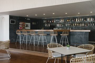 Snack bar