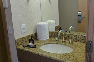 Bathroom sink