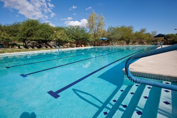 Indoor/outdoor pool