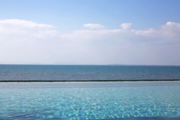 Pool waterfall