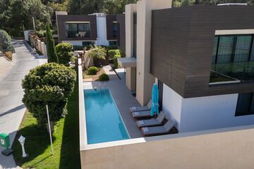 Private pool