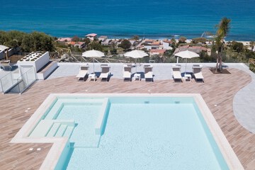 Rooftop pool