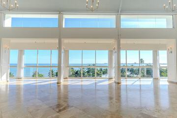 Banquet hall
