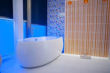 Deep soaking bathtub