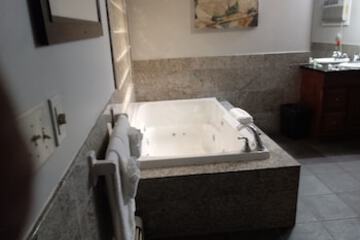 Jetted Tub