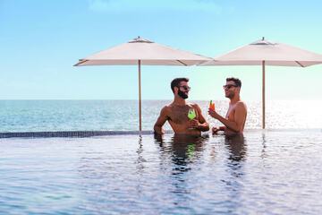 Infinity pool