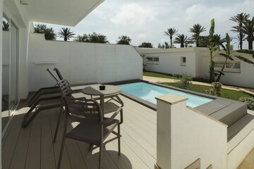 Private pool