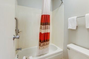 Room 20 of 33
