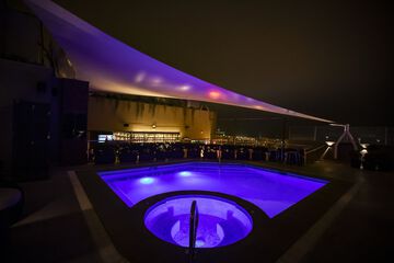 Poolside bar
