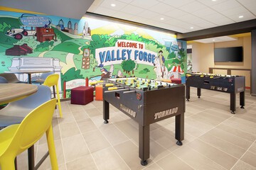 Hotel Interior 11 of 43