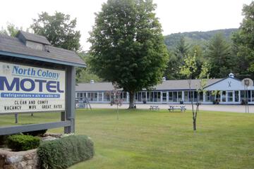 North Colony Motel and Cottages