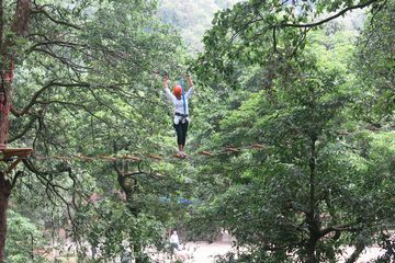 Ropes course (team building)