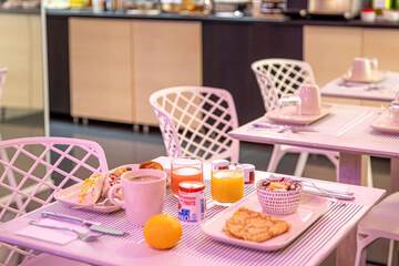 Breakfast area