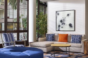 Hotel Interior 4 of 38