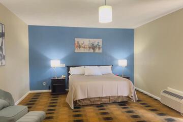 Budgetel Dillard