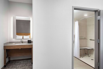 Room 8 of 22