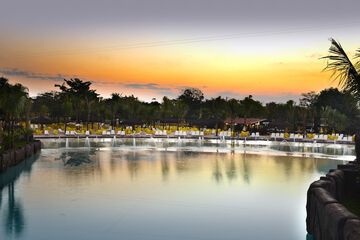 Infinity pool