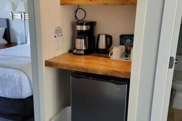 Mini-refrigerator