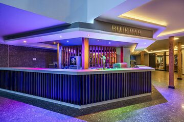 Poolside bar