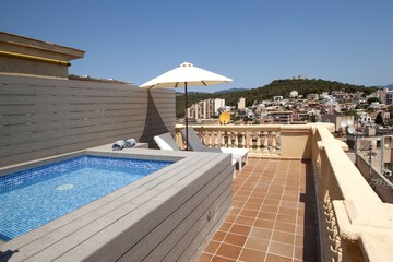 Private pool