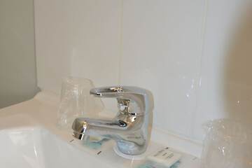 Deep soaking bathtub