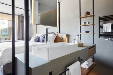 Bathroom sink