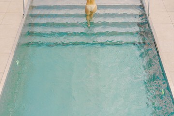 Indoor/outdoor pool