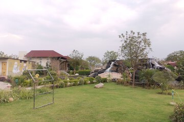 Children's play area - outdoor