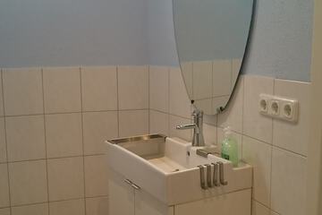 Bathroom sink