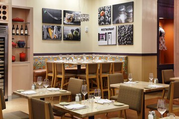 Dining 122 of 131