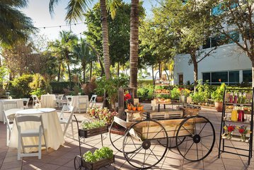 Hotel Exterior 101 of 104