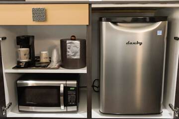 Mini-refrigerator