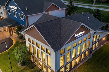 AmericInn by Wyndham Green Bay East