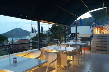 Poolside bar