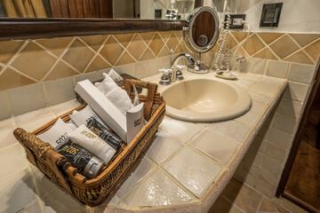 Bathroom amenities