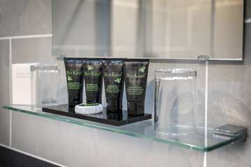Bathroom amenities
