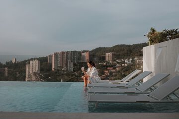 Pool waterfall