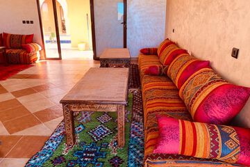 Lobby lounge