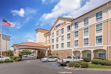 Comfort Suites