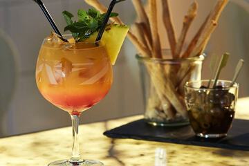 Sports bar
