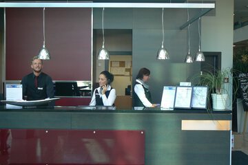Check-in/check-out kiosk