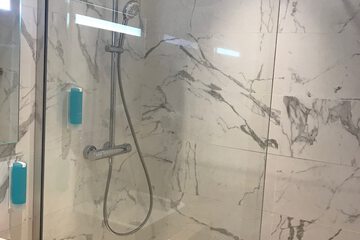 Bathroom shower