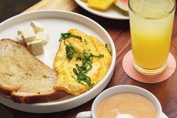 Breakfast meal