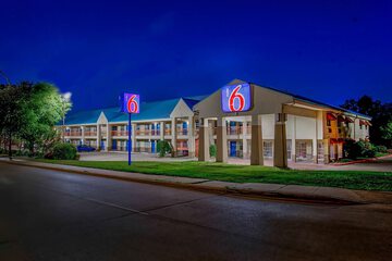Motel 6 Arlington TX